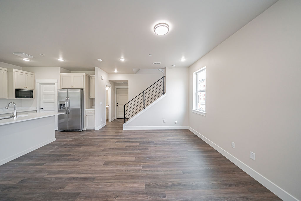Huntshire Avenue 3 Mid - 2991