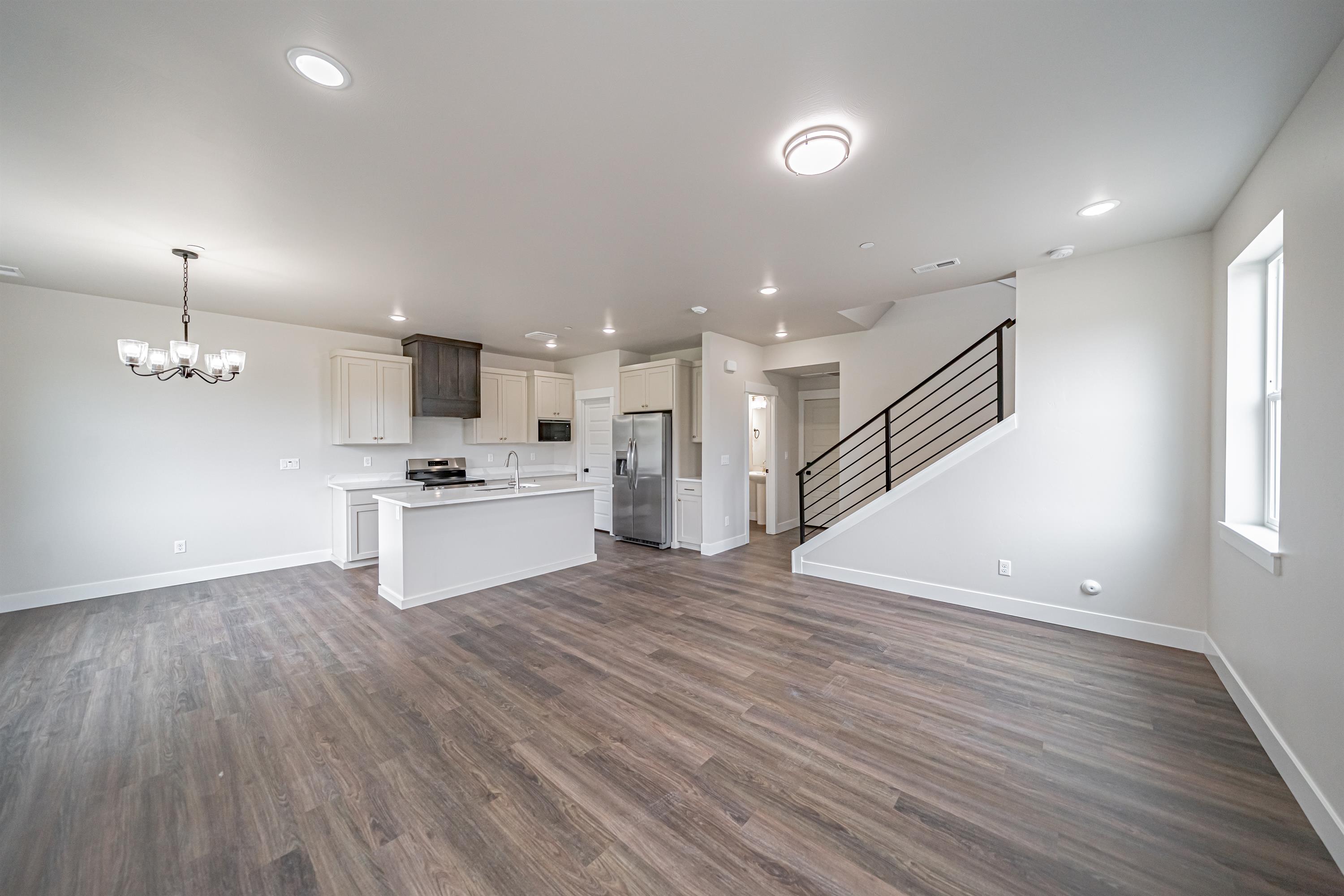 Huntshire Avenue 3 End - 2971